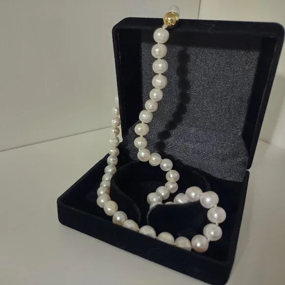 Freshwater Pearl Necklace - Picture 4 of 4
